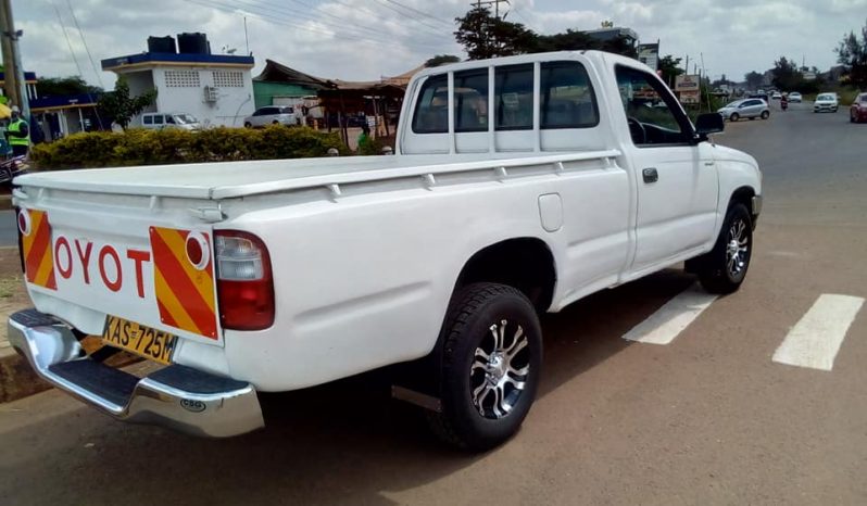 2004 Used Manual Toyota Hilux call,0746269485, full