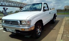 2004 Used Manual Toyota Hilux call,0746269485,
