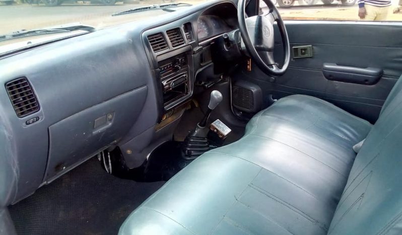 2004 Used Manual Toyota Hilux call,0746269485, full