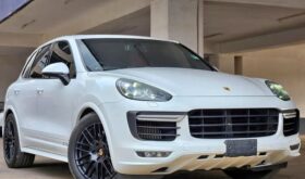 Porsche Cayenne 2015 Locally Used