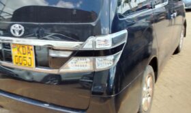 Toyota vellfire 2013 Locally Used