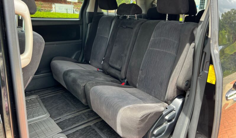 Toyota vellfire 2014 Locally Used full
