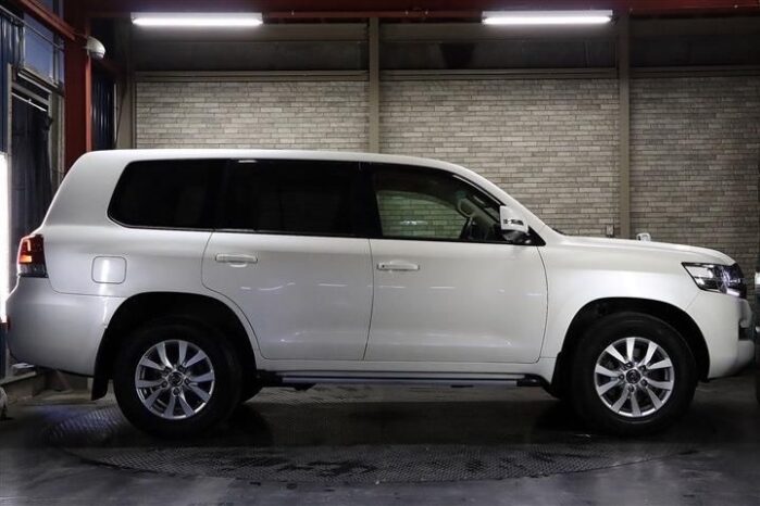Toyota Landcruiser V8 2019 Foreign Used full