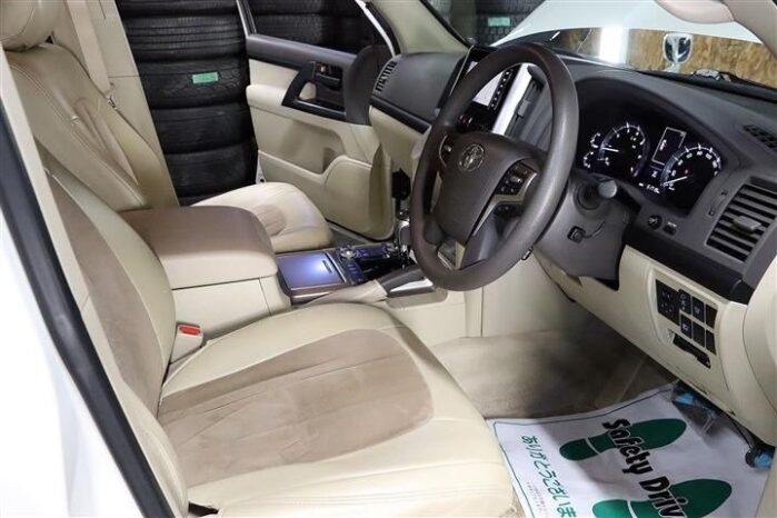 Toyota Landcruiser V8 2019 Foreign Used full