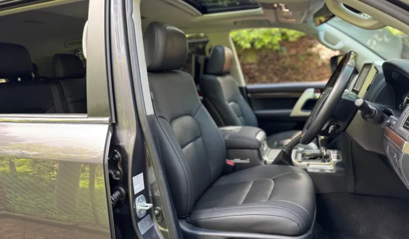 Toyota Landcruiser V8 2018 Foreign Used full