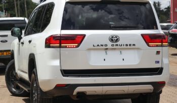 Toyota Landcruiser V8 2022 Foreign Used full