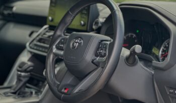 Toyota Landcruiser V8 2022 Foreign Used full